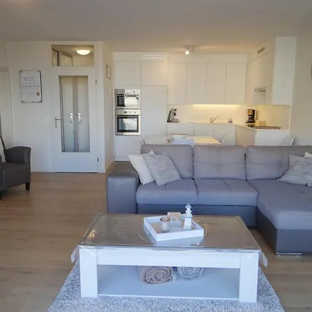 In With Terrace, Cleaning Included